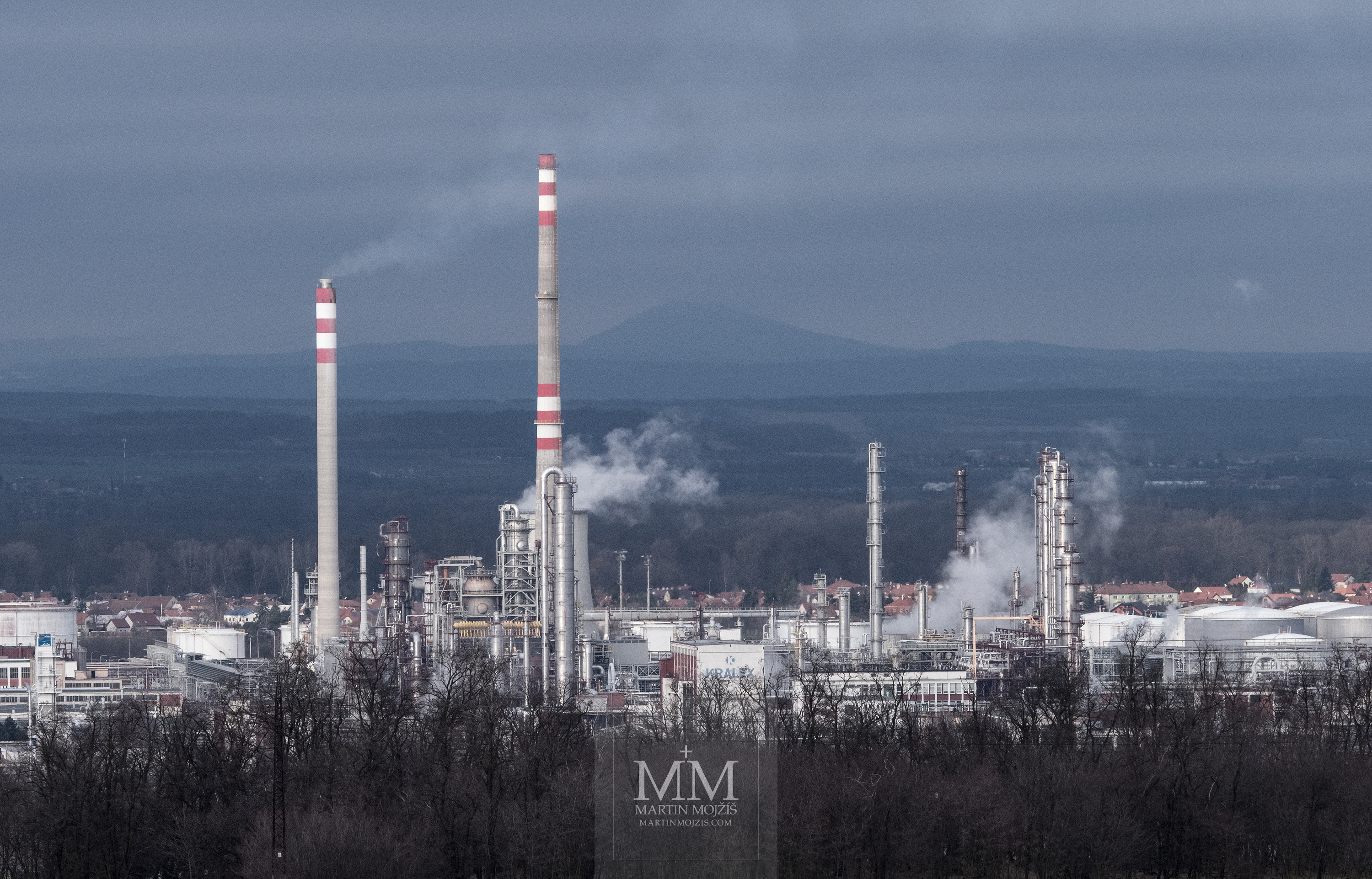 A chemical factory. Photograph created with the Olympus M. Zuiko digital ED 40 - 150 mm 1:2.8 PRO.